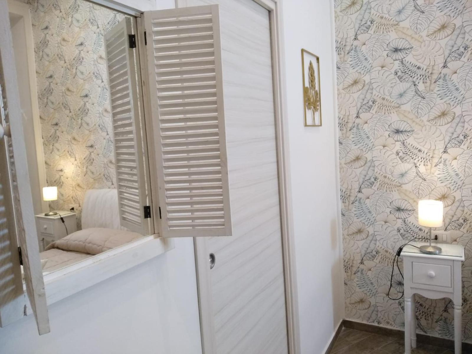 نابولي B&B Da Ary Colorful Rooms المظهر الخارجي الصورة