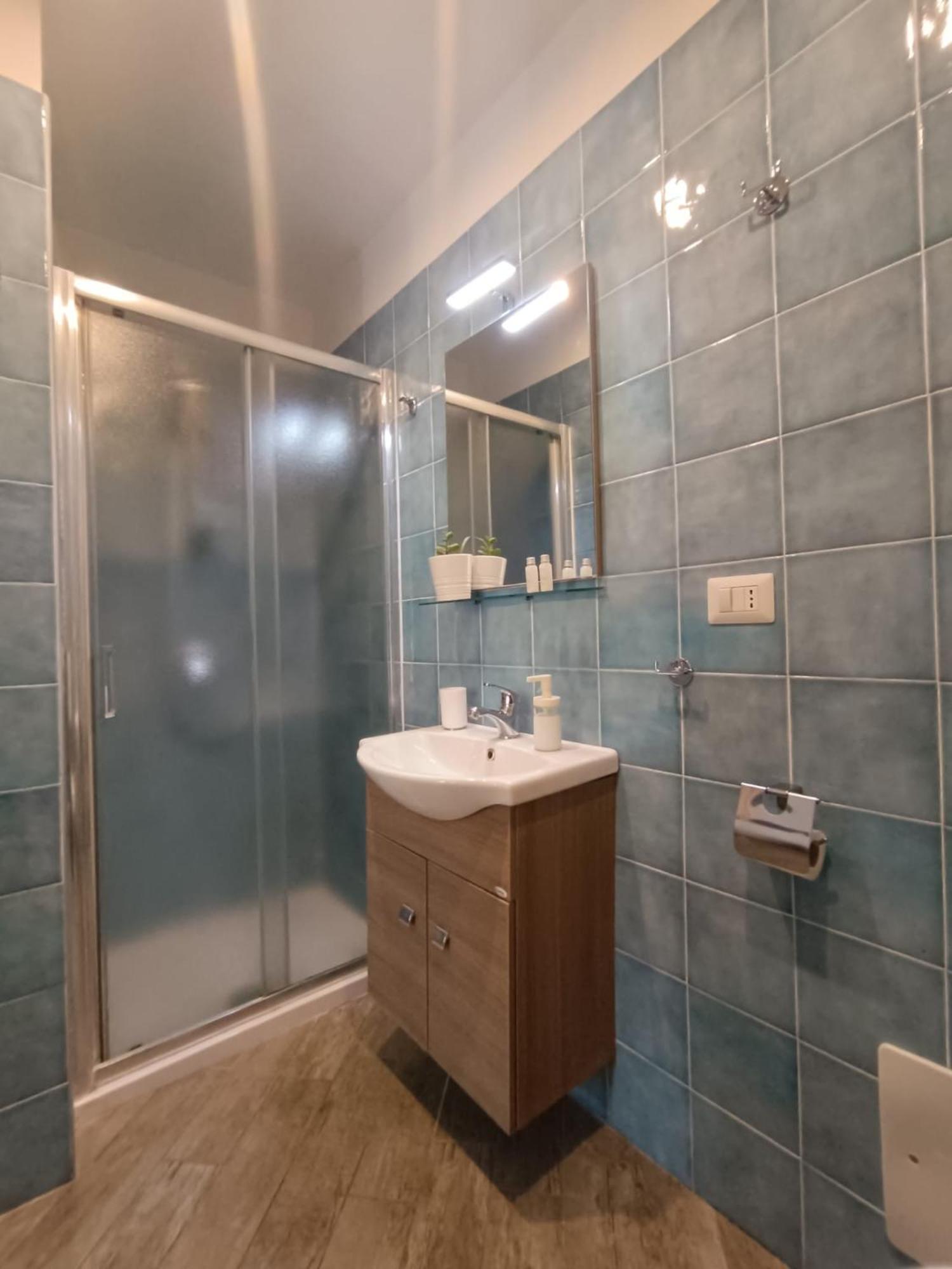 نابولي B&B Da Ary Colorful Rooms المظهر الخارجي الصورة