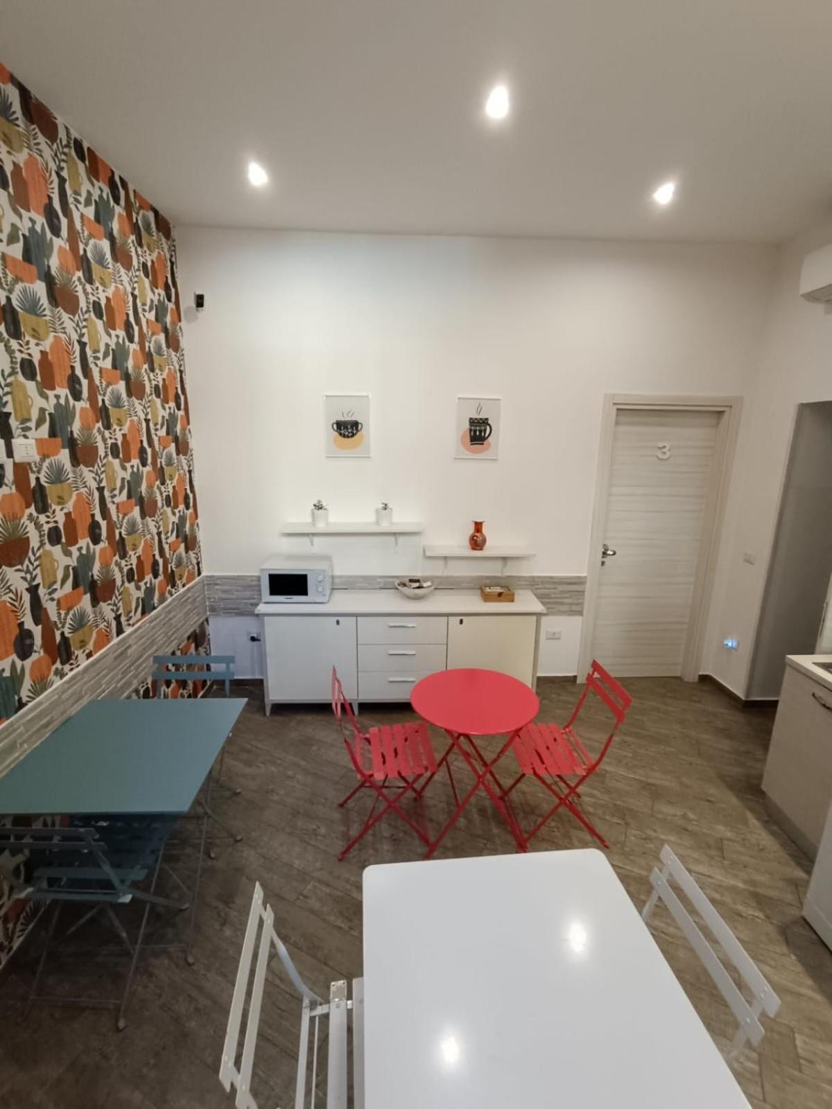 نابولي B&B Da Ary Colorful Rooms المظهر الخارجي الصورة